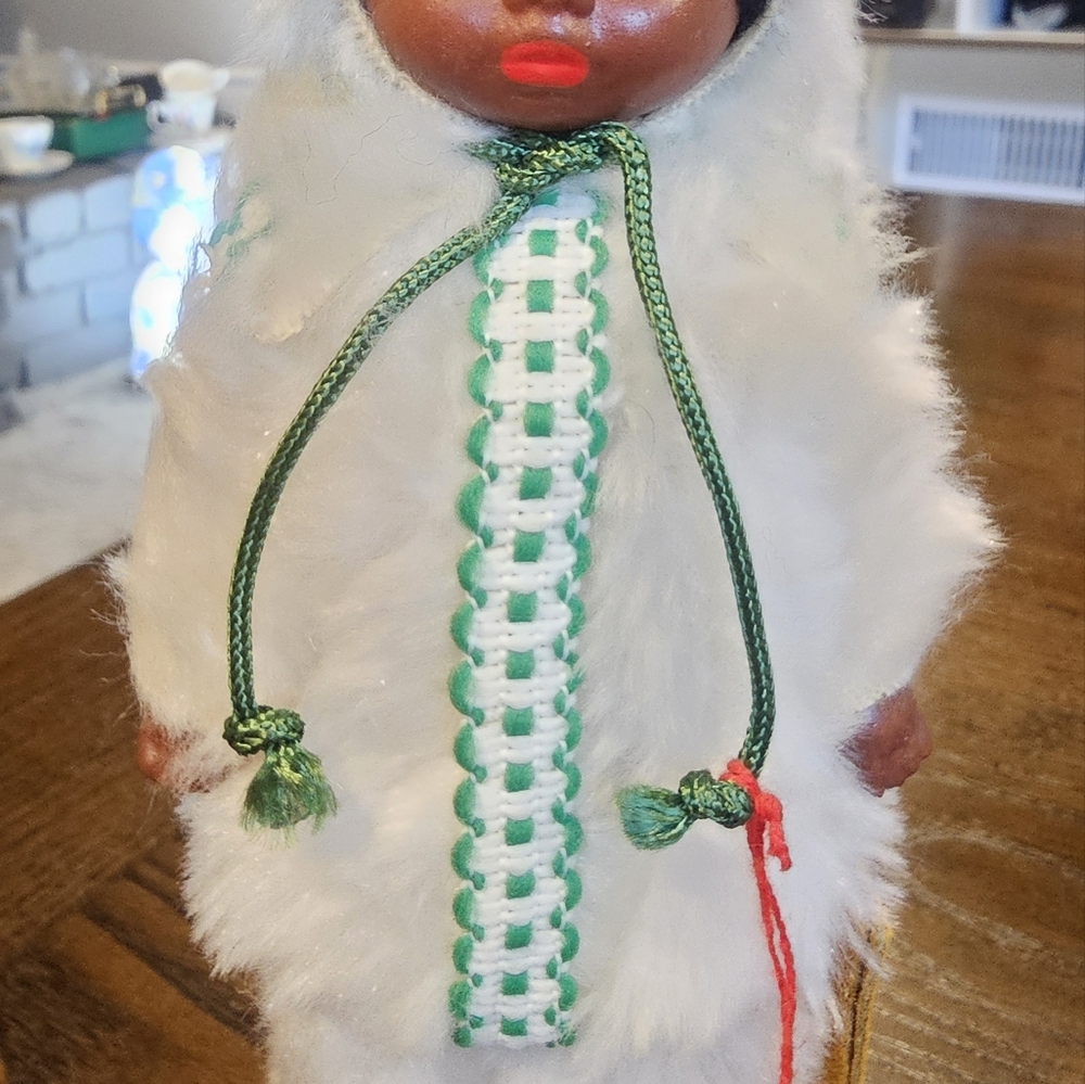 Vintage 1970’s Eskimo Doll Wearing Traditional White  Fur Clothin…